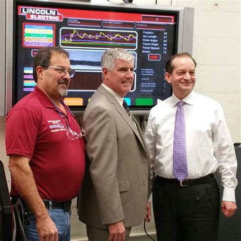 Secretary Acosta Visits Local 100 Training Center